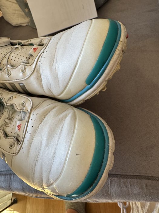 Sapatos de golfe senhora nº 40 (serve quem calça 38 ou 39)