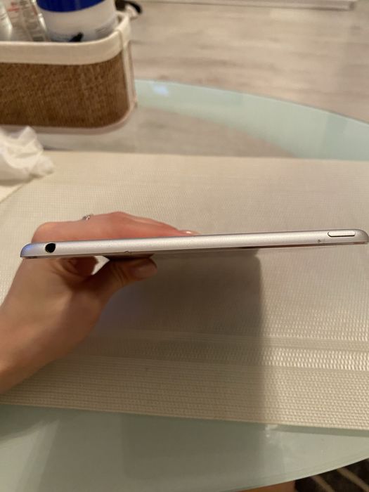 iPad mini 4 64gb model A1538