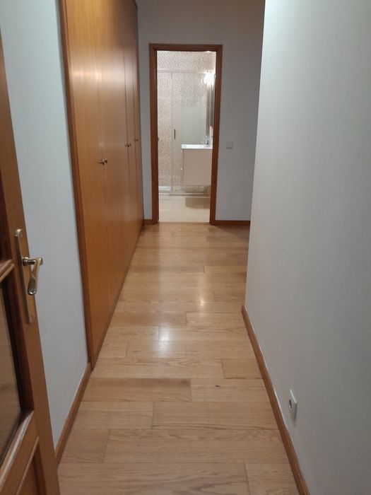 Aluga-se Apartamento T-2