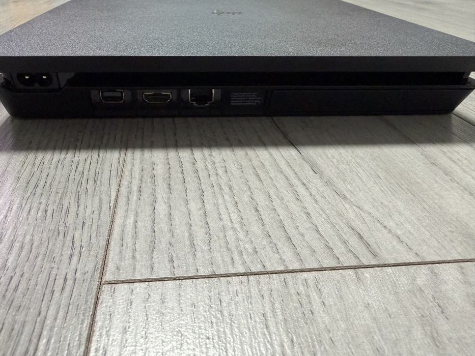 PS 4 Slim 1 tb, повний комплект + ігри