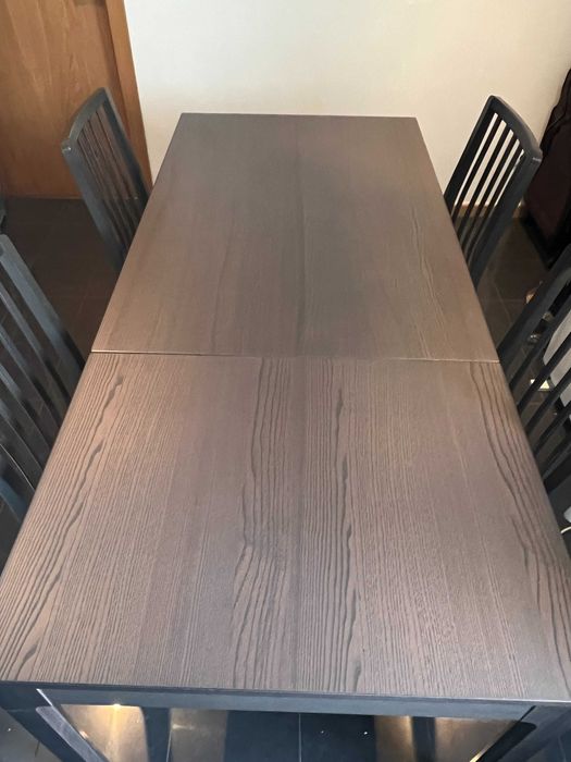 Mesa extensível (120/180×80 cm) IKEA com 4 cadeiras