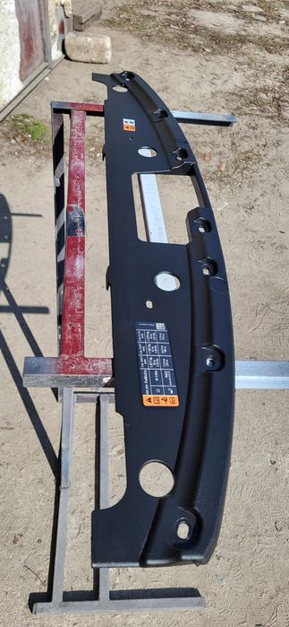 Накладка замка капота Ford Explorer 2016-2019 FB53-8A164-ABW