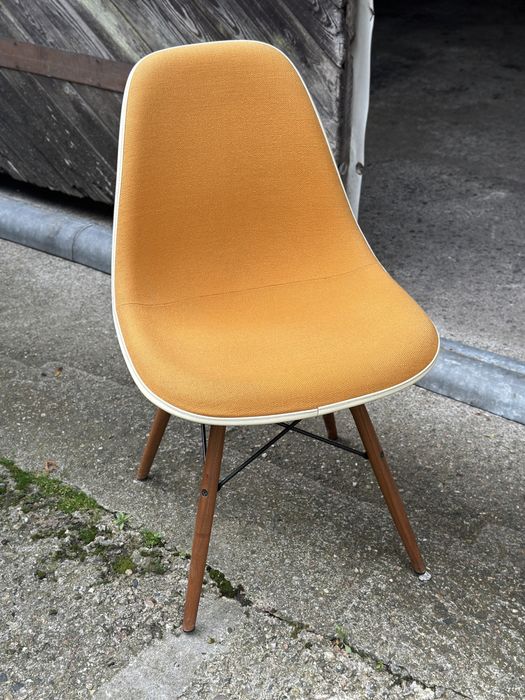 Krzesła | fotele  Eames Herman Miller “model DSW” para