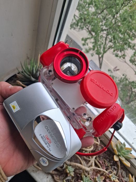 Цифровой фотоаппарат Olumpus C-460 Zoom del Sol + подводный бокс.