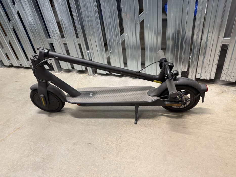 Xiaomi Mi Electric Scooter Essential hulajnoga elektryczna