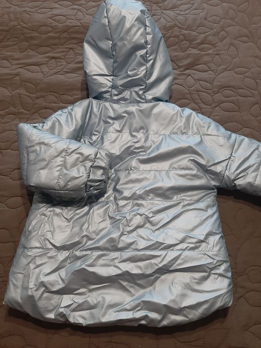 Куртка для дівчинки.