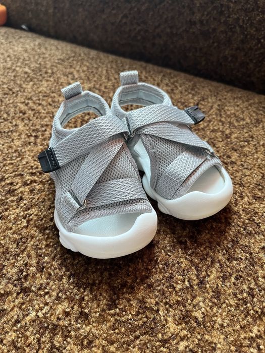 Сандалі, босоніжки, капці для дівчинки, хлопчика