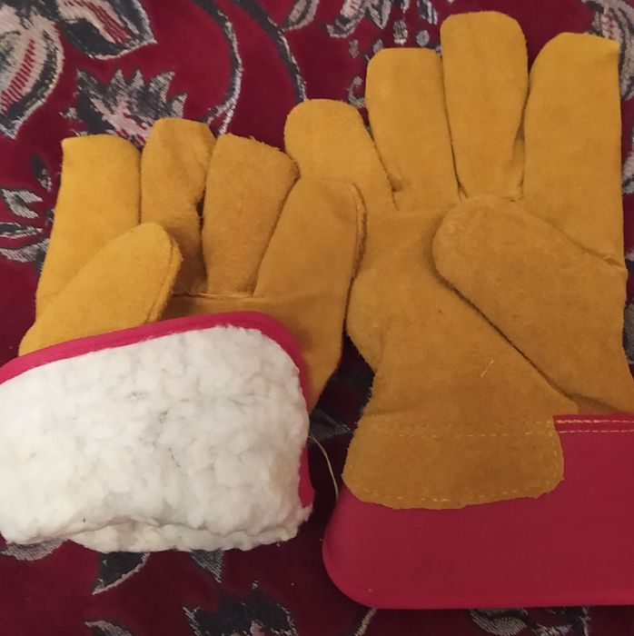 Продам теплі ,робочі, шкіряні  перчатки