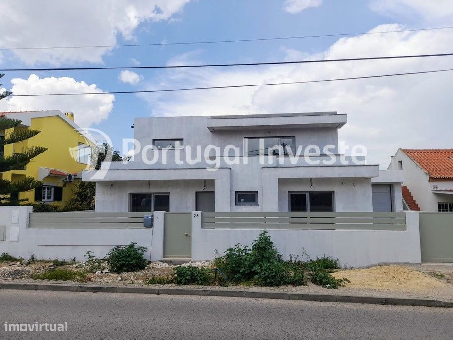 Fantástica Moradia Isolada 2 pisos, T4 com piscina - Azeitão