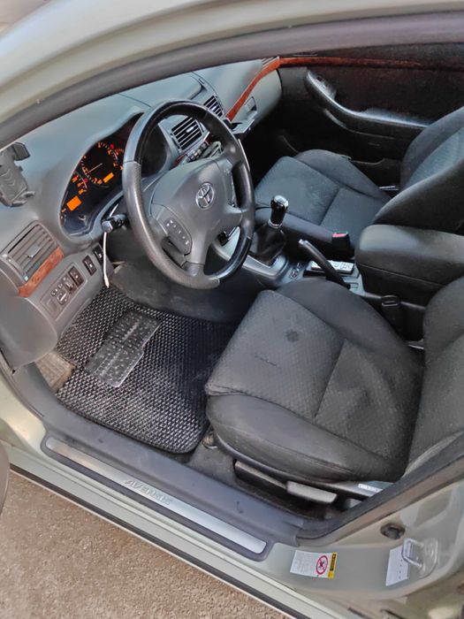 Toyota Avensis для військового