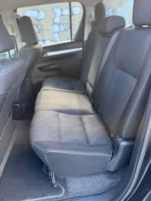 Toyota Hilux D-4D Double Cab SR5 4x4      2017