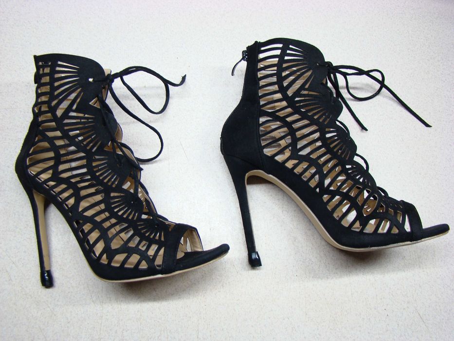 DeeZee sandałki na wysokim obcasie R.41 – eleganckie ażurowe szpilki