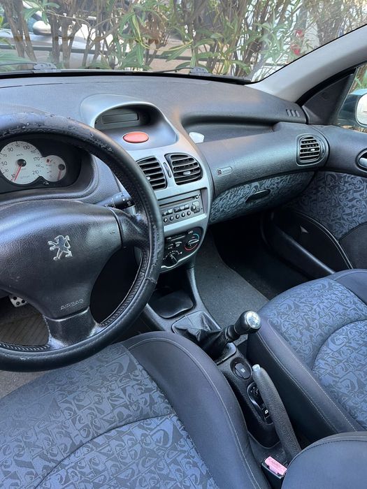 Peugeot 206 pronto a andar
