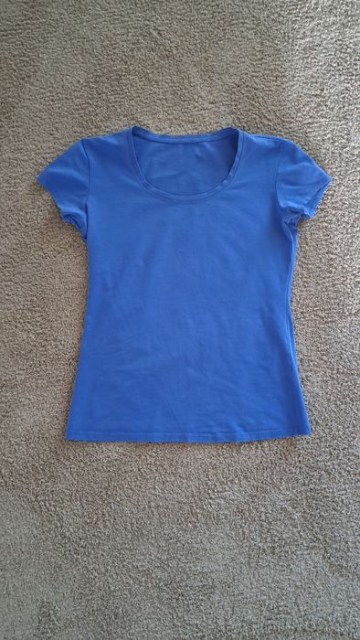 Niebieski T-shirt z elastanem