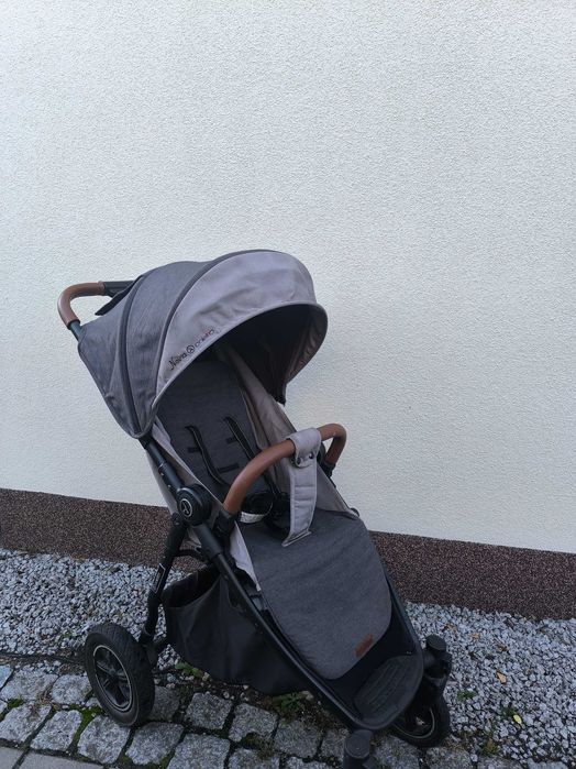 Wózek spacerowy Coletto Nevia + zimowy śpiworek