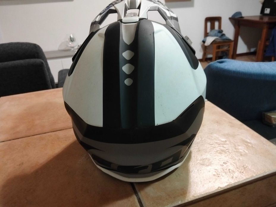 Vendo capacete airoh Helmet de carbono em muito bom estado