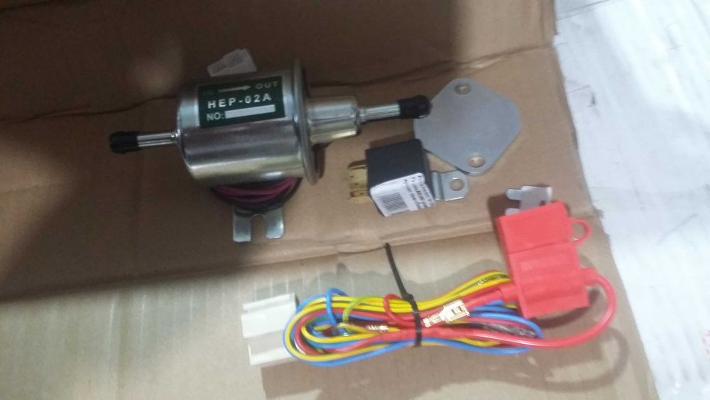 Электробензонасос низкого давления для карбюраторных авто Комплект