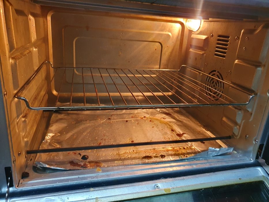 Forno eletrico confortec com 6 meses de uso so precisa de uma limpeza