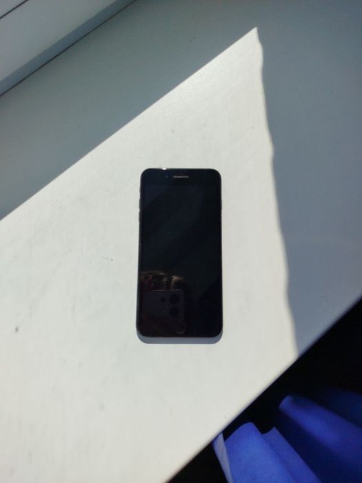 айфон  сім плюс все працює