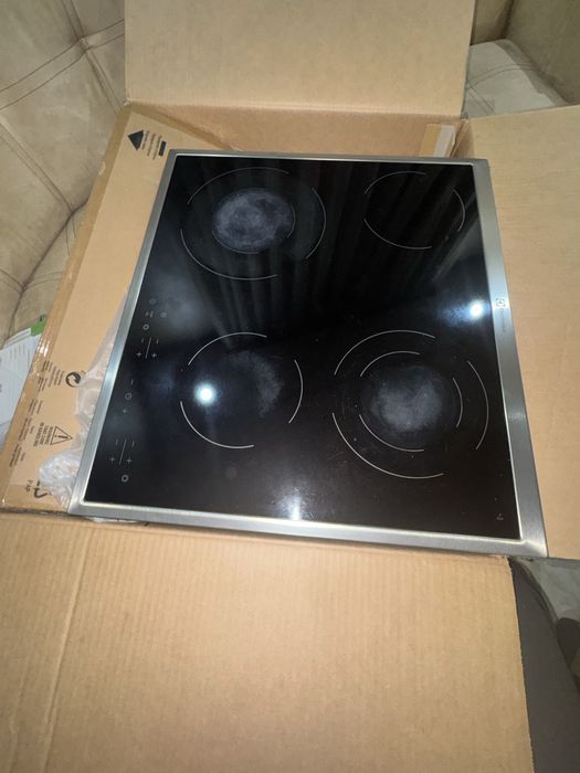 Варочная поверхность Electrolux, стеклокерамика, б/у