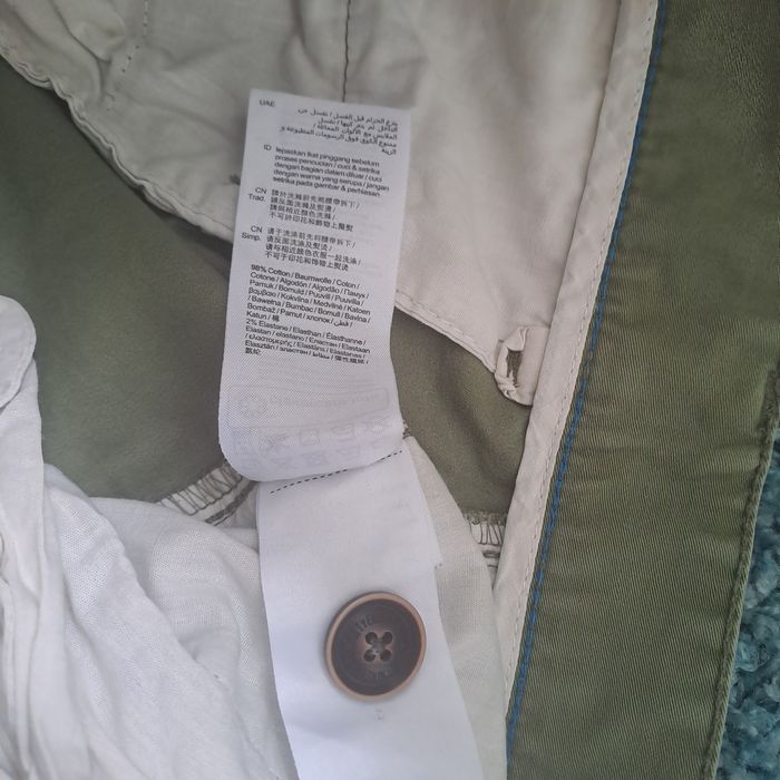 Męskie spodnie marki Esprit rozmiar L