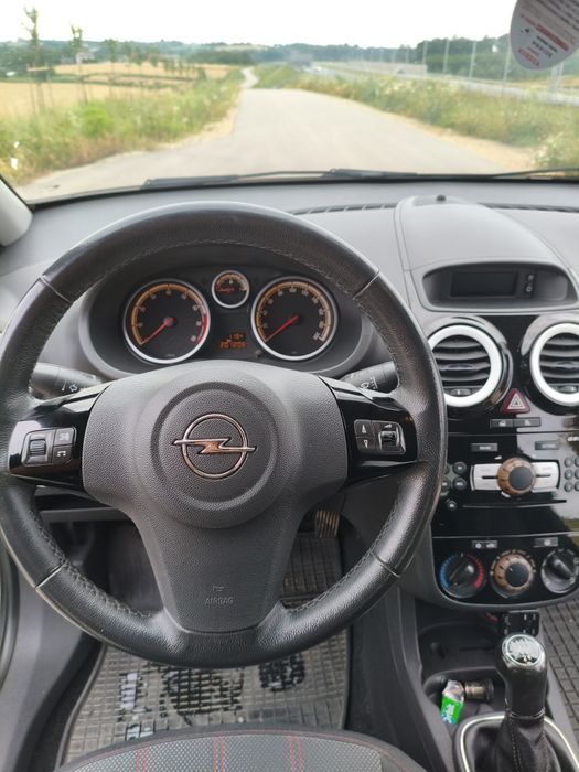 Opel Corsa D 1.4 90km 2011