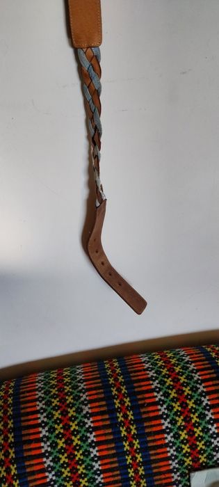 Cinto em couro e ganga com cristais