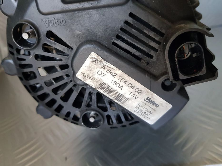 Alternador Mercedes Vários modelos W203 W204 W205 W212 W207 W176 W117