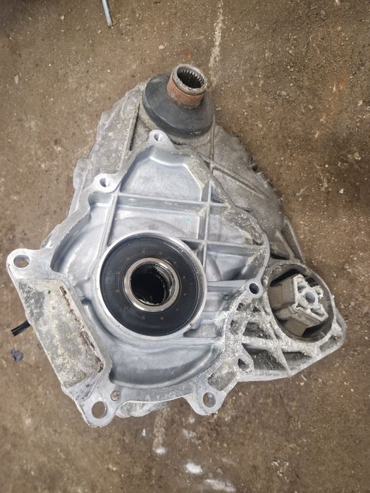 Reduktor rozdzielacz BMW E70 X5 silnik 3.0 N55 automat  X6 e71