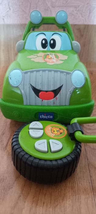 Машинка CHICCO  на пульте