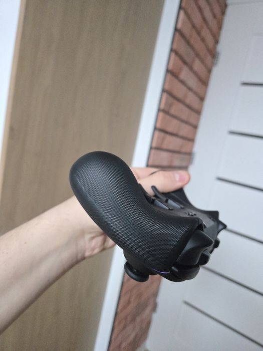 Razer Wolverine v2 PRO