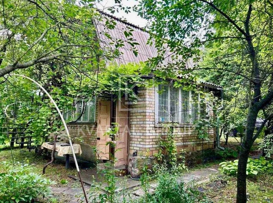 Чудова дача під ремонт в затишному місці