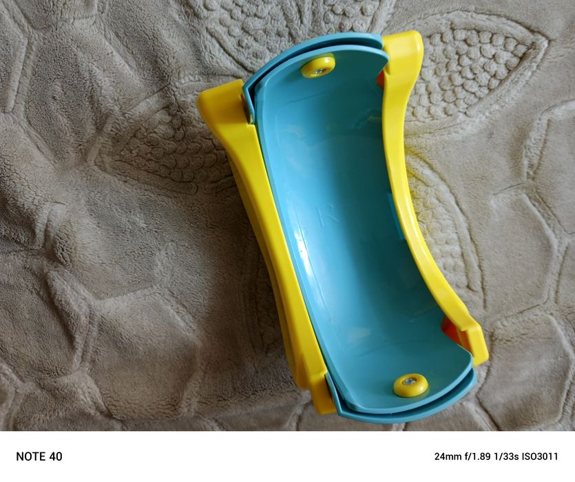 Nocnik turystyczny składany w kształcie banana