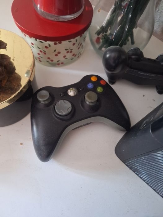 PlayStation 4 Pro 1TB + Pad DualShock 4 + 5 Gier