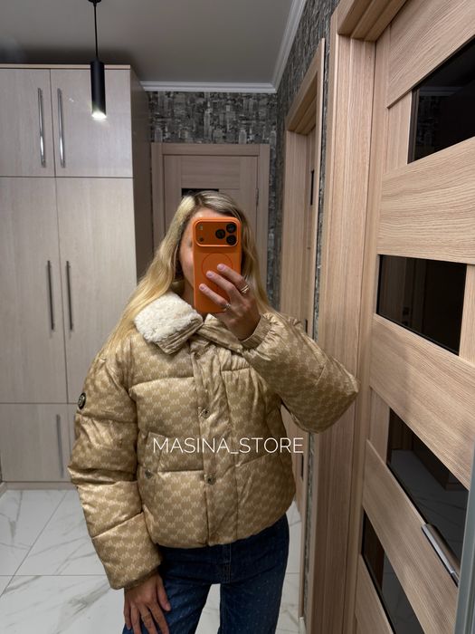 Нова жіноча куртка Michael Kors XS пуховик пуффер тепла бежева хакі оригінал осінь зима лого