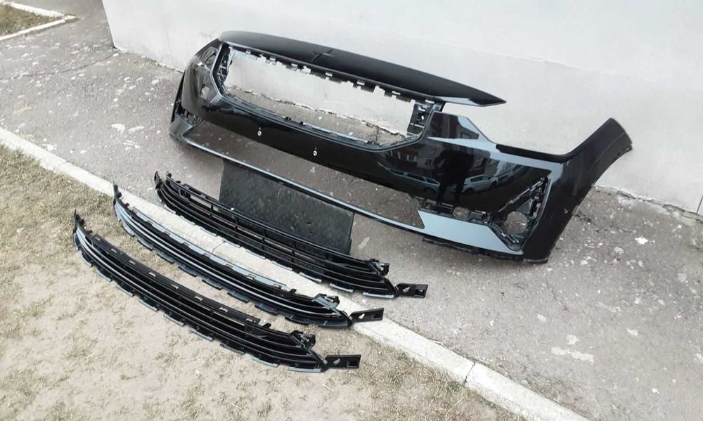 Polestar 2 решітка в бампер