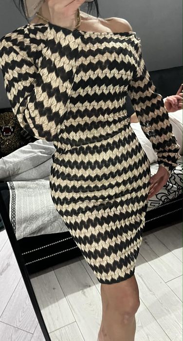 Elegancka sexy koronka fashion couture lou bizuu chaos kors voga muzyk