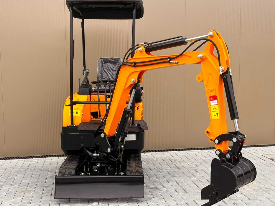 MINI GIRATORIA 1500 KG MOTOR KUBOTA ECO HT15