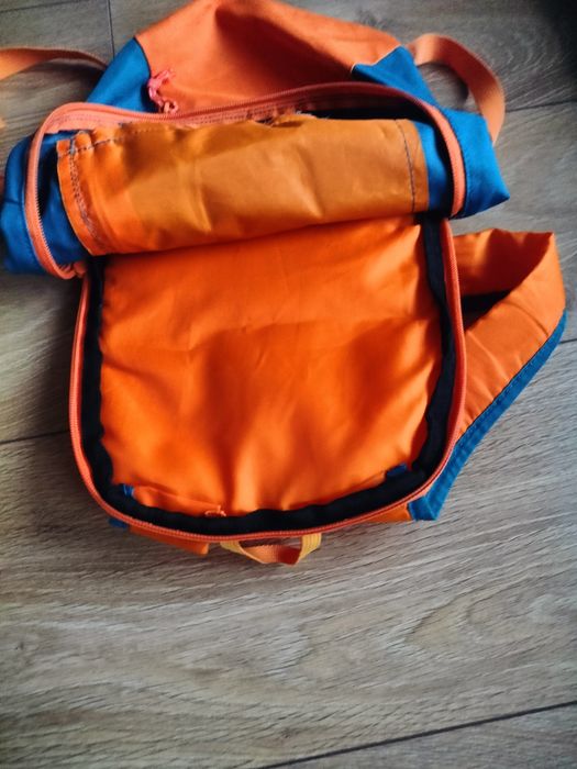 Plecak quechua 30x40 niebiesko pomarańczowy