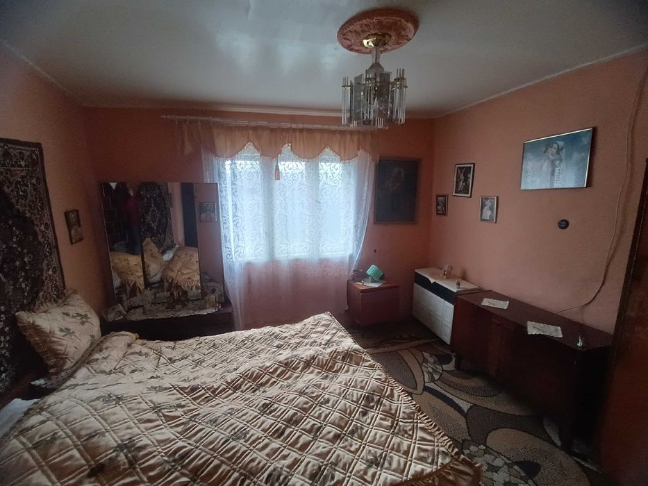 НЕВЕЛИКИЙ 54 кв.м., КОМПАКТНИЙ будинок у житловому стані, тиха вулиця