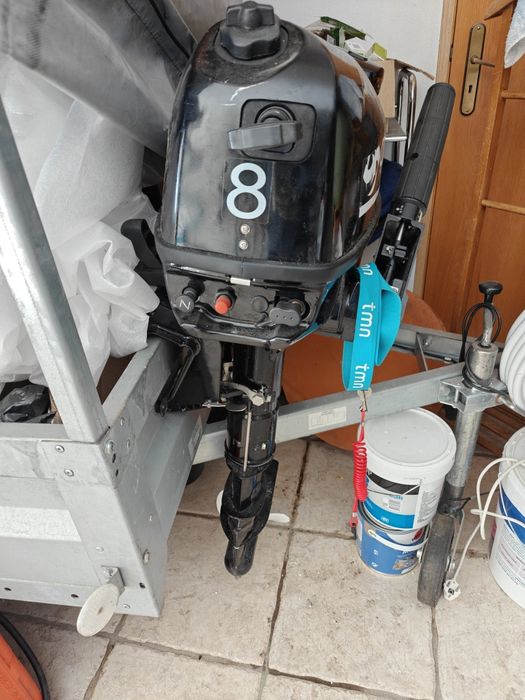 Barco 3,20m + fora-de-borda 8cv (10h) + acessórios