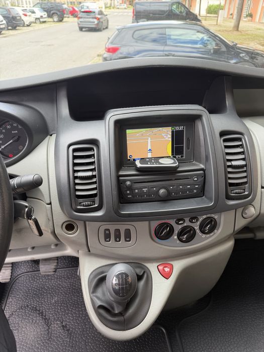 Opel vivaro 2.0d 2015