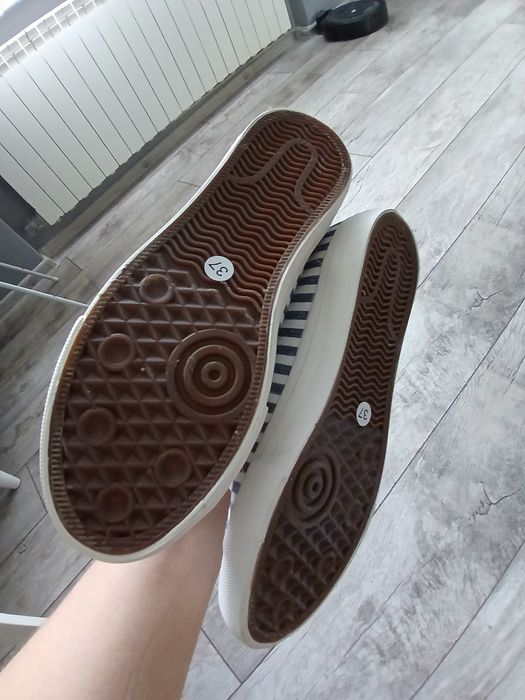 Buty sneakersy halówki trampki 37