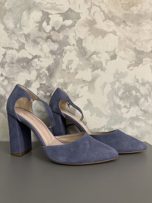 Замшеві босоніжки василькового кольору, р. 40