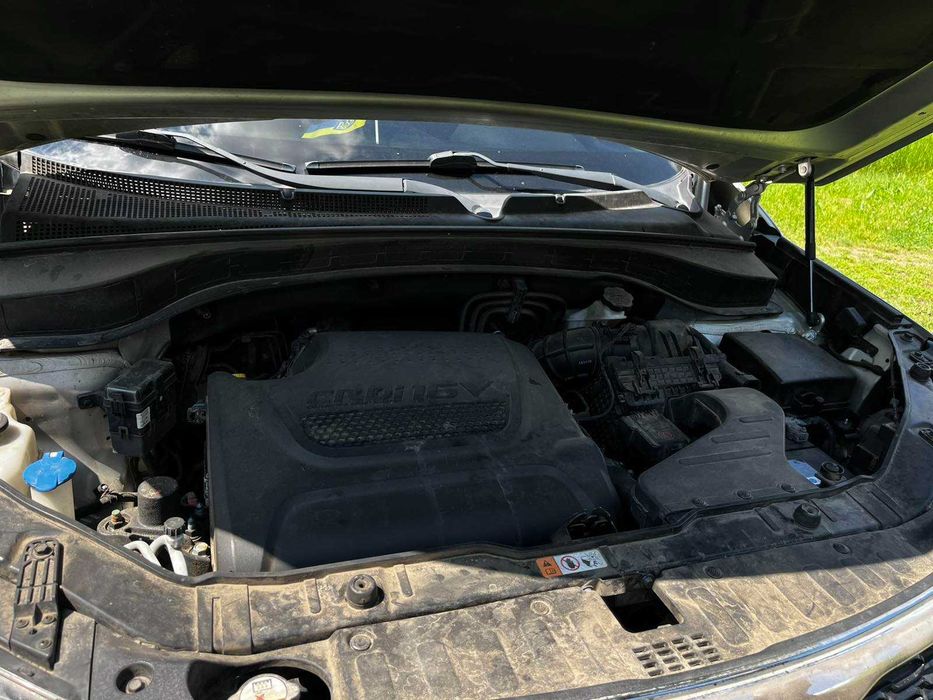 автомоболь KIA Sorento