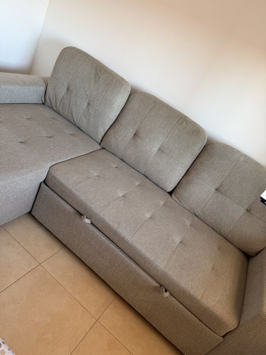 Sofa cama revertivel  com bau 3 meses de uso como novo