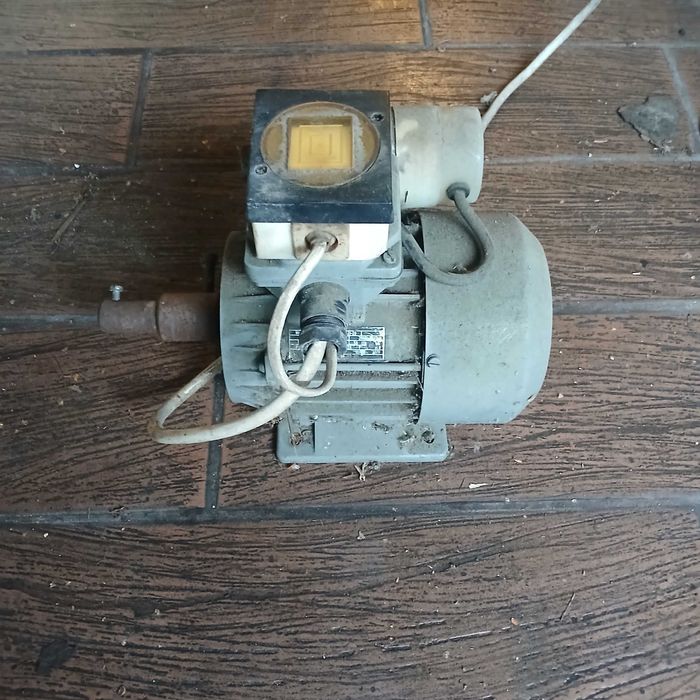 Silnik elektryczny 0.37 kw 2800 obr 230V