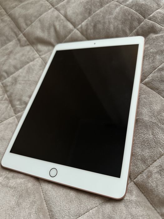 iPad  7 Rose Gold