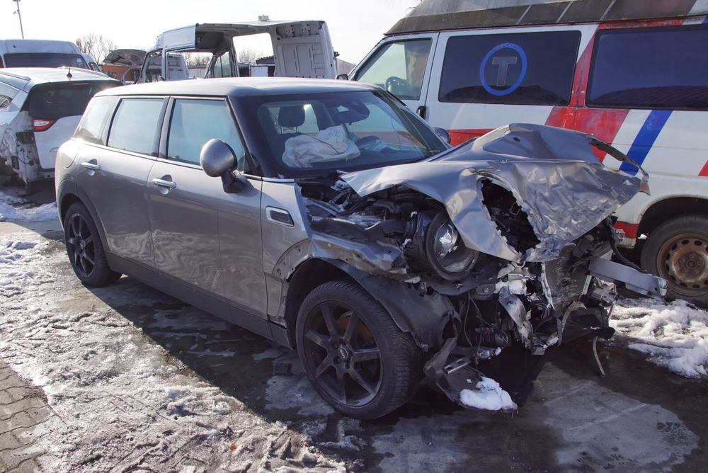 Auto na części - Mini Clubman II F54 1.5 136 KM B38A15 GS6-58BG C2K 2017R Silnik Skrzynia Drzwi Błotnik Klapa Zderzak Lampa Lusterko Klamka Szyba Deska Kokpit Sterownik Moduł Czujnik Licznik Wyświetlacz Panel Kierownica