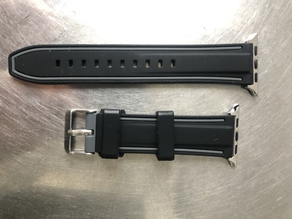 Bracelete nova Apple Watch borracha preto/cinzento 44 mm
